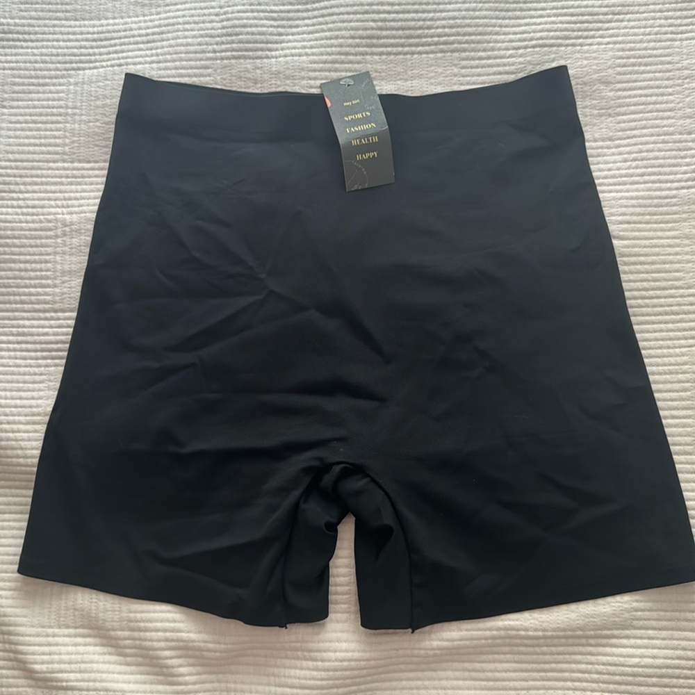 Smoothing nylon shorts